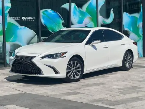 Lexus ES 2020
