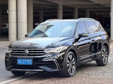 Volkswagen Tiguan L 2023 — фото 1