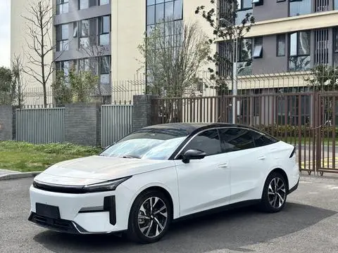 Geely L6 2023