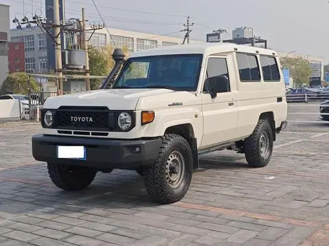 Toyota Land Cruiser 70 2024 — фото 1