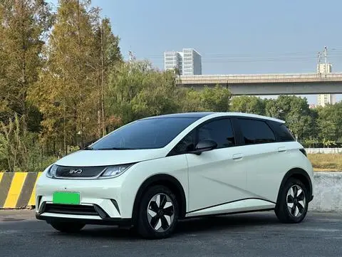 BYD Dolphin 2025 — фото 1