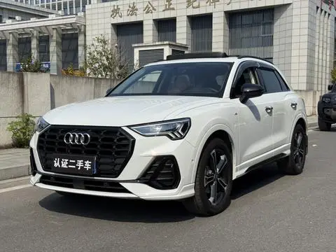 Audi Q3 2023 — фото 1