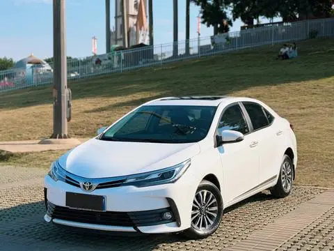Toyota Corolla 2018 — фото 1
