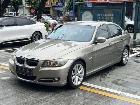 BMW 3 Series 2010 — фото 1