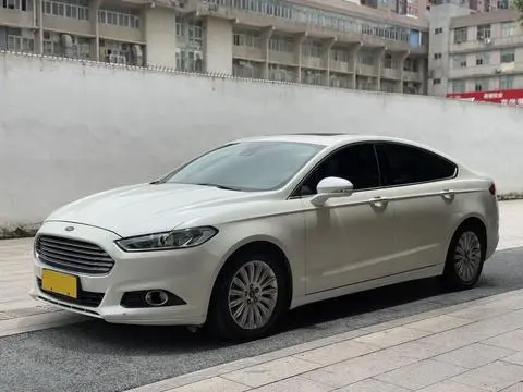Ford Mondeo 2013 — фото 1