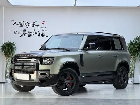 Land Rover 卫士 2023 — фото 1