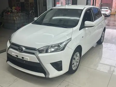 Toyota YARIS L 2015