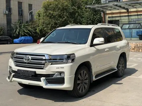 Toyota Land Cruiser 2018 — фото 1