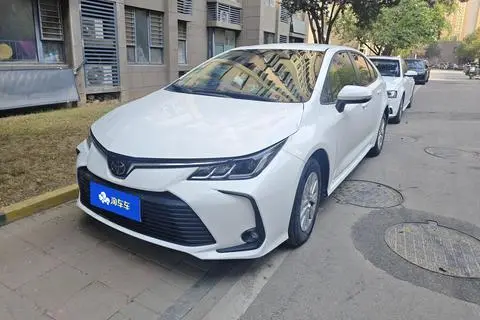 Toyota Corolla 2019 — фото 1