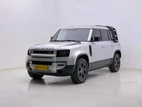 Land Rover 卫士PHEV 2022 — фото 1