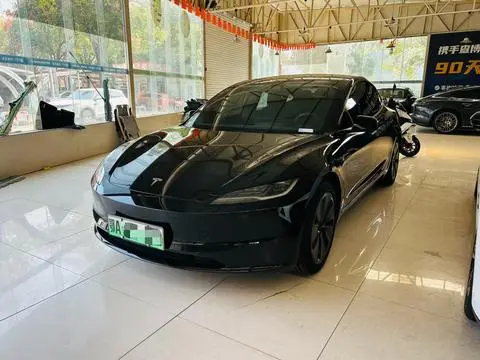 Tesla Model 3 2025 — фото 1