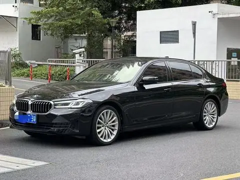 BMW 5 Series 2021 — фото 1