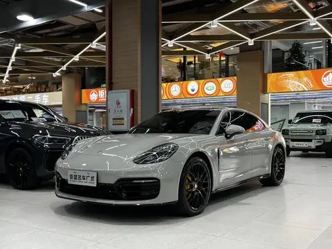 Porsche Panamera 2021