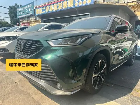 Toyota Crown Kluger 2023 — фото 1