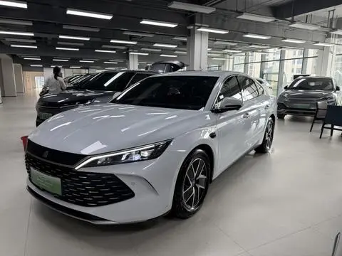 BYD 秦L DM 2025 — фото 1