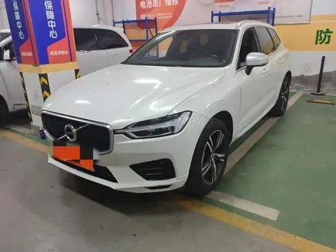 Volvo XC60 2018 — фото 1