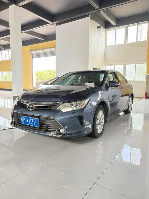 Toyota Camry 2015 — фото 1