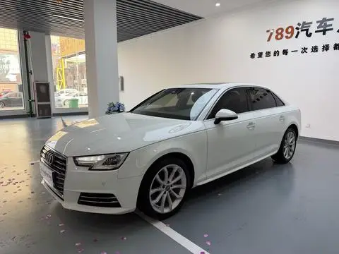 Audi A4L 2018 — фото 1