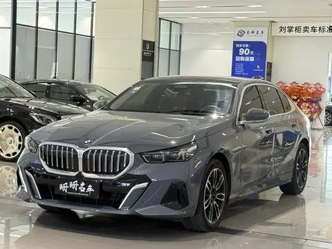 BMW 5 Series 2024 — фото 1