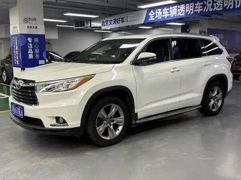 Toyota Highlander 2015 — фото 1