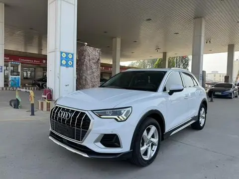 Audi Q3 2019 — фото 1