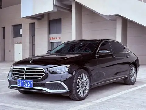 Mercedes-Benz E-Class 2022 — фото 1