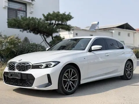 BMW 3 Series 2023 — фото 1
