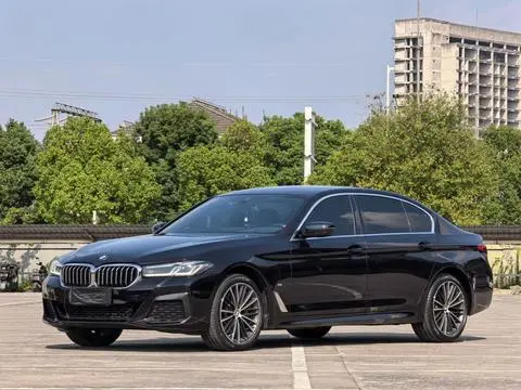 BMW 5 Series 2022 — фото 1