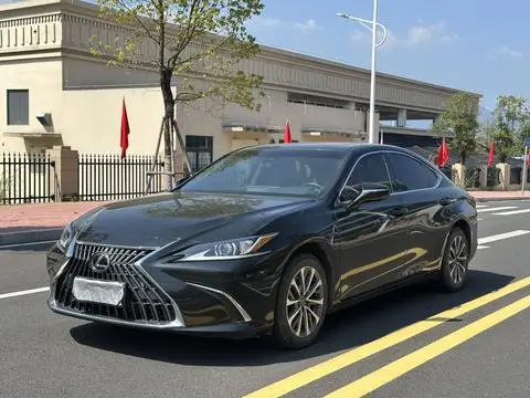 Lexus ES 2023 — фото 1