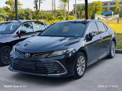 Toyota Camry 2021 — фото 1