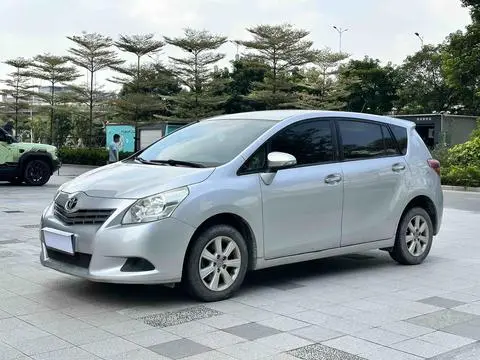 Toyota 逸致 2014