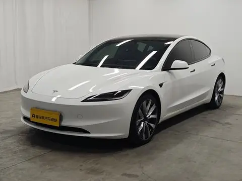Tesla Model 3 2025