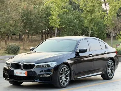 BMW 5 Series 2018 — фото 1