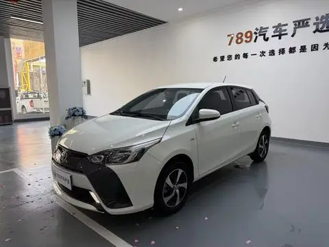 Toyota YARIS L 2021 — фото 1
