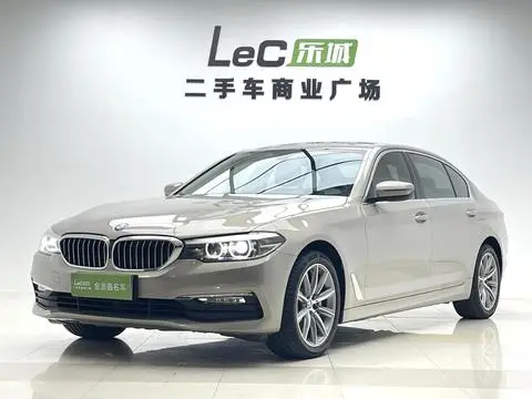 BMW 5 Series 2018 — фото 1