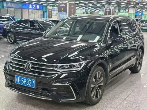 Volkswagen Tiguan L 2022 — фото 1