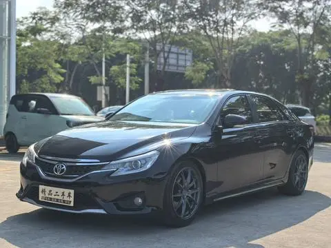 Toyota Reiz 2013