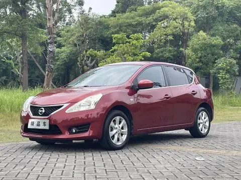 Nissan 骐达TIIDA 2011 — фото 1