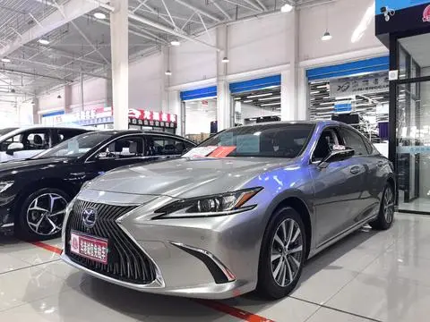 Lexus ES 2021