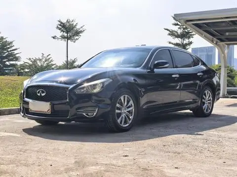 Infiniti Q70 2017