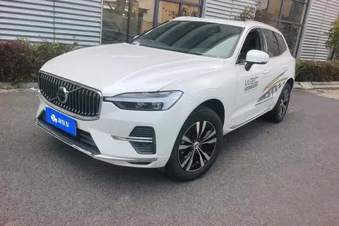 Volvo XC60 2025