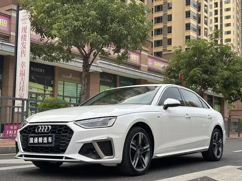 Audi A4L 2020 — фото 1