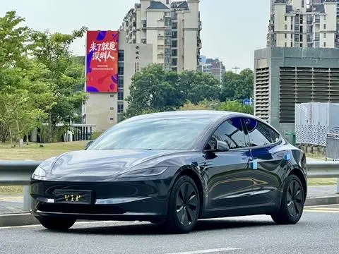 Tesla Model 3 2025 — фото 1
