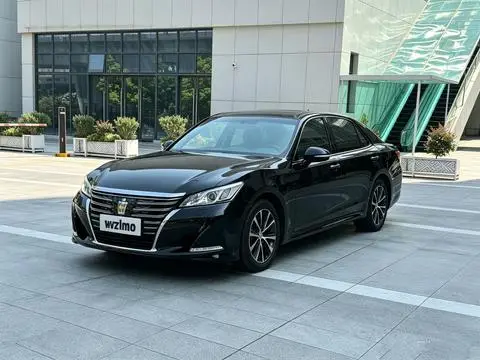 Toyota Crown 2018
