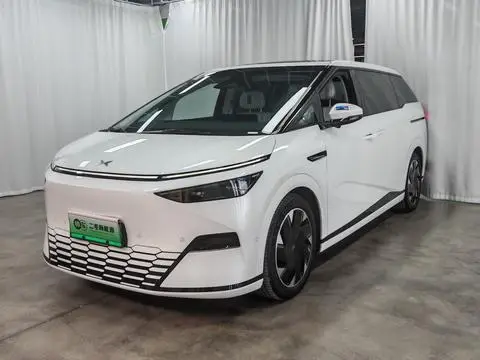 XPeng 小鹏X9 2024