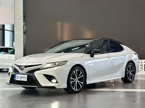 Toyota Camry 2019