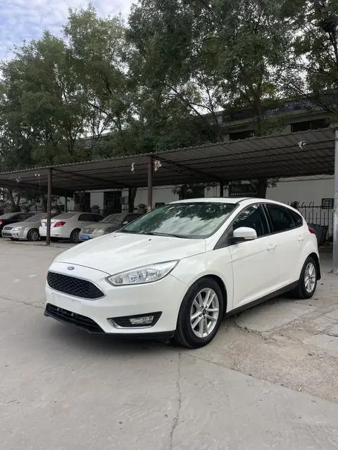 Ford Focus 2015 — фото 1