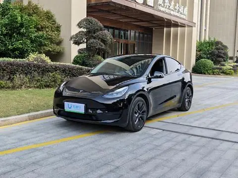 Tesla Model Y 2023 — фото 1