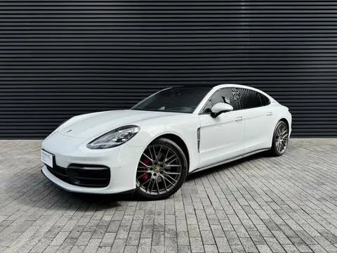 Porsche Panamera 2023