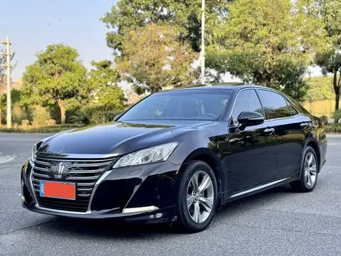 Toyota Crown 2015